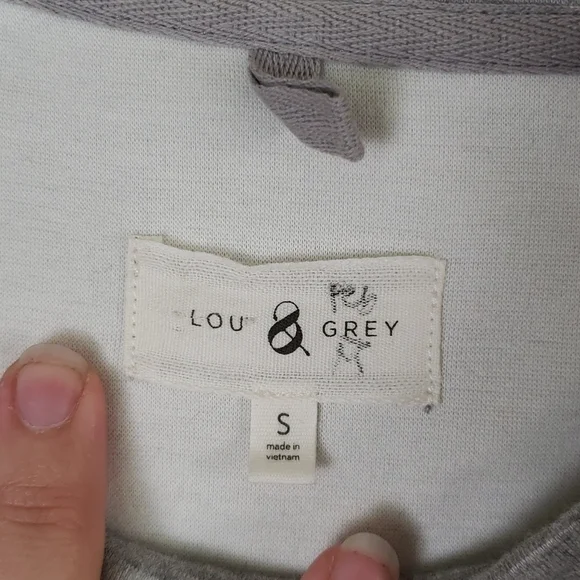 Lou & grey oversized gray soft subtle bell 3/4 sleeve sweatshirt womens small - Picture 4 of 5